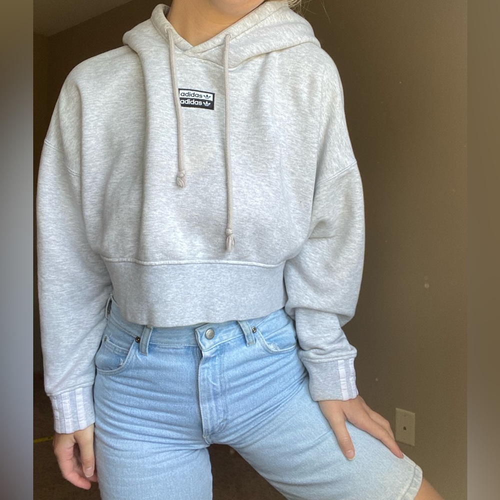 CROPPED GRAY ADIDAS HOODIE SWEATSHIRT